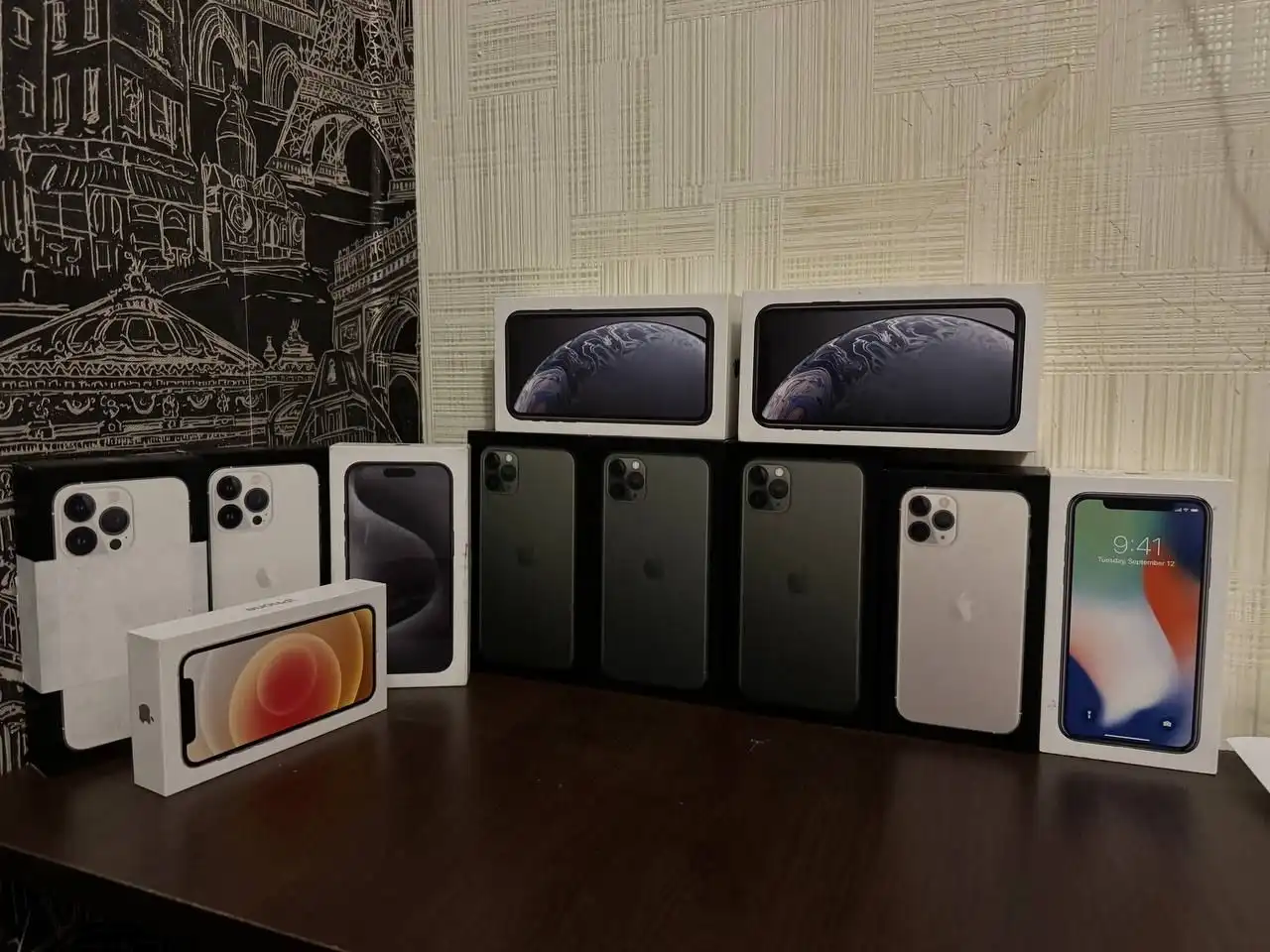 Оригинальные товары: духи, чехлы и коробки для iPhone 13