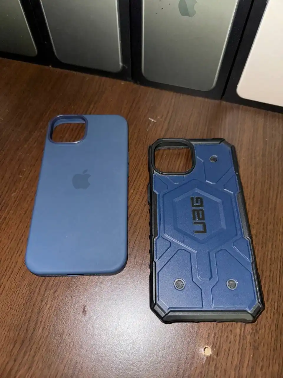 Оригинальные товары: духи, чехлы и коробки для iPhone 13