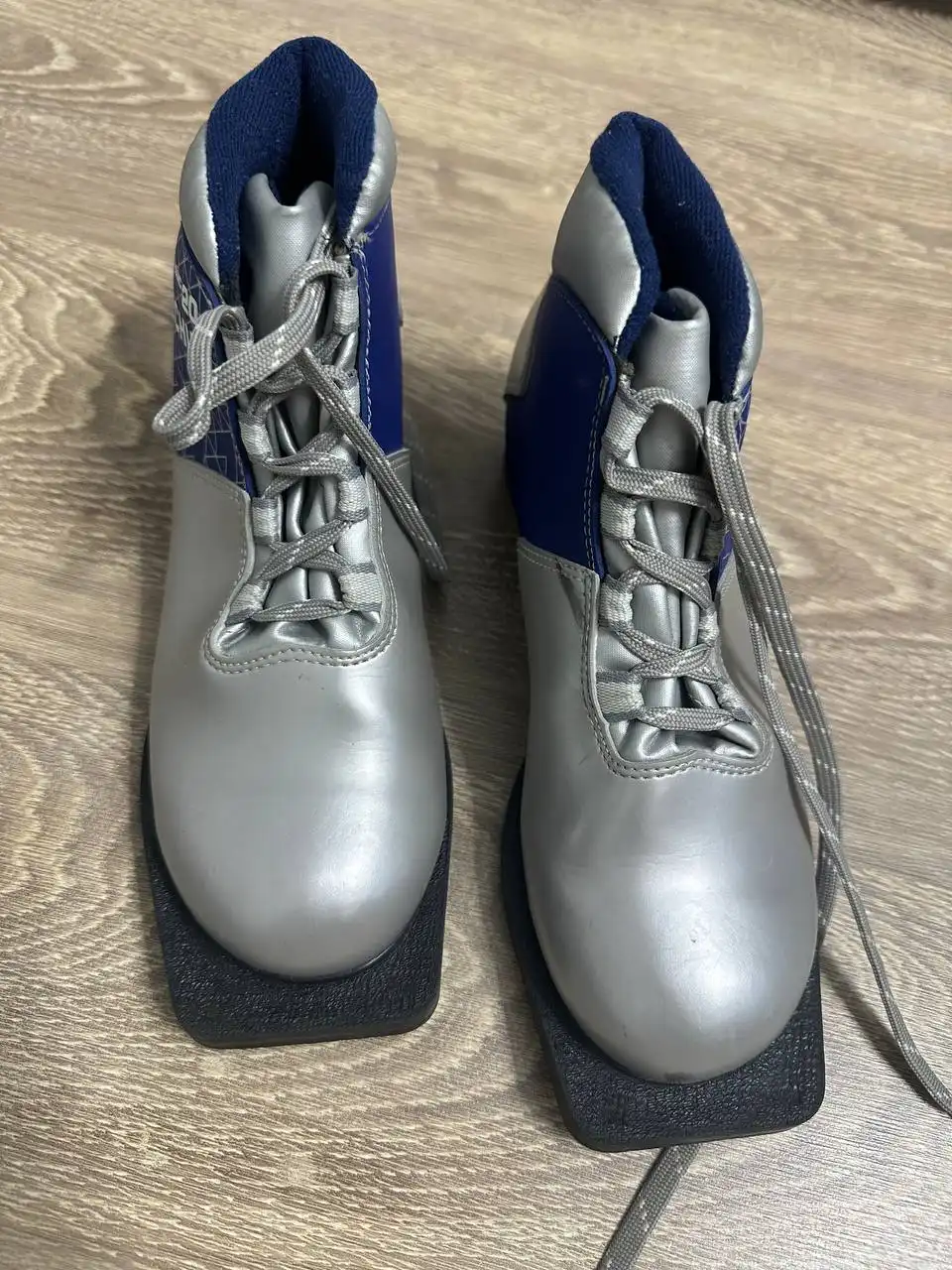 Лыжные ботинки размер 37