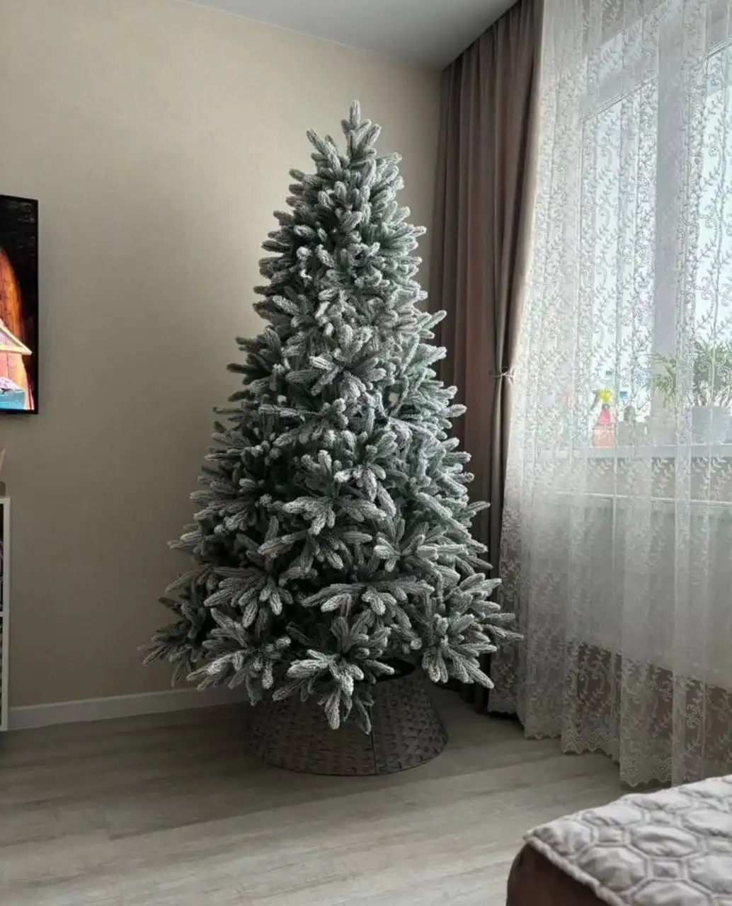 Продажа искусственных елок