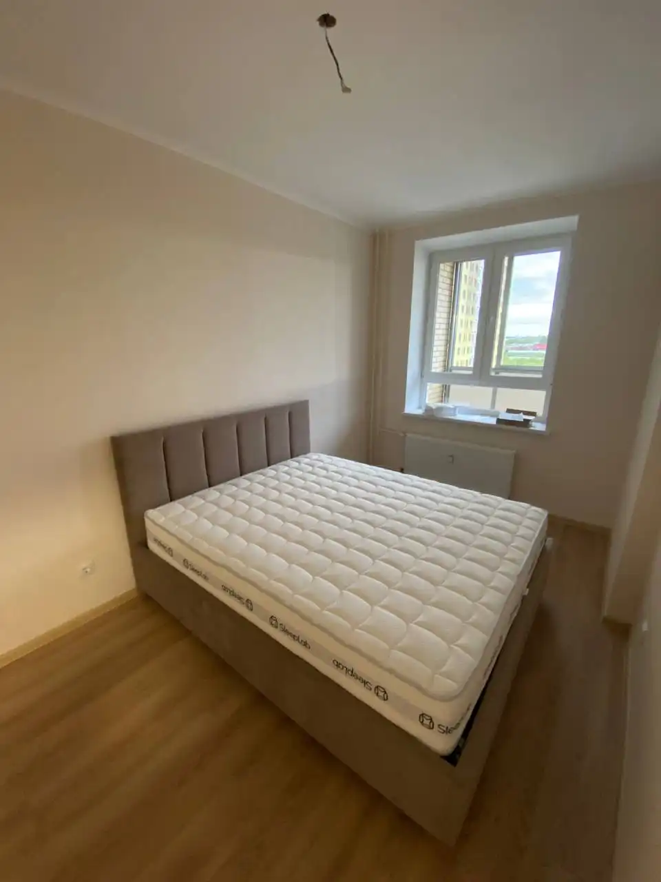 Продам кровать с матрасом