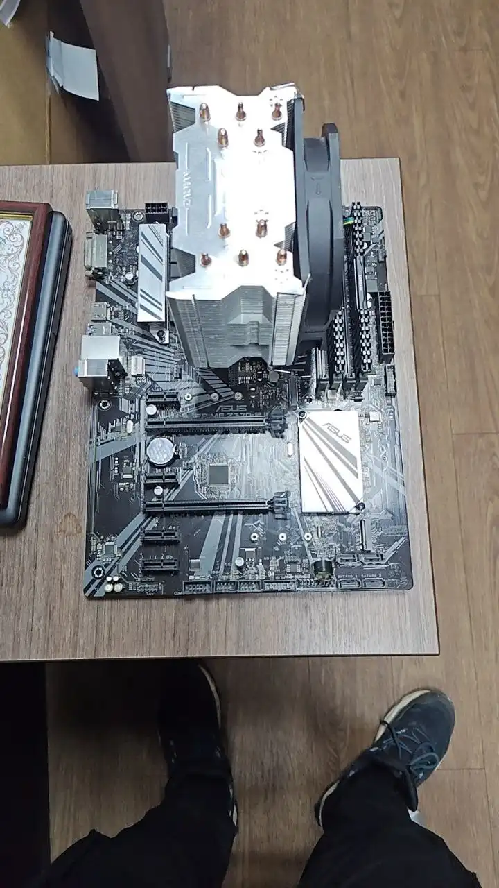 Материнская плата Asus Prime Z370-P с процессором i5-8400 и кулером Zalman CNPS10X