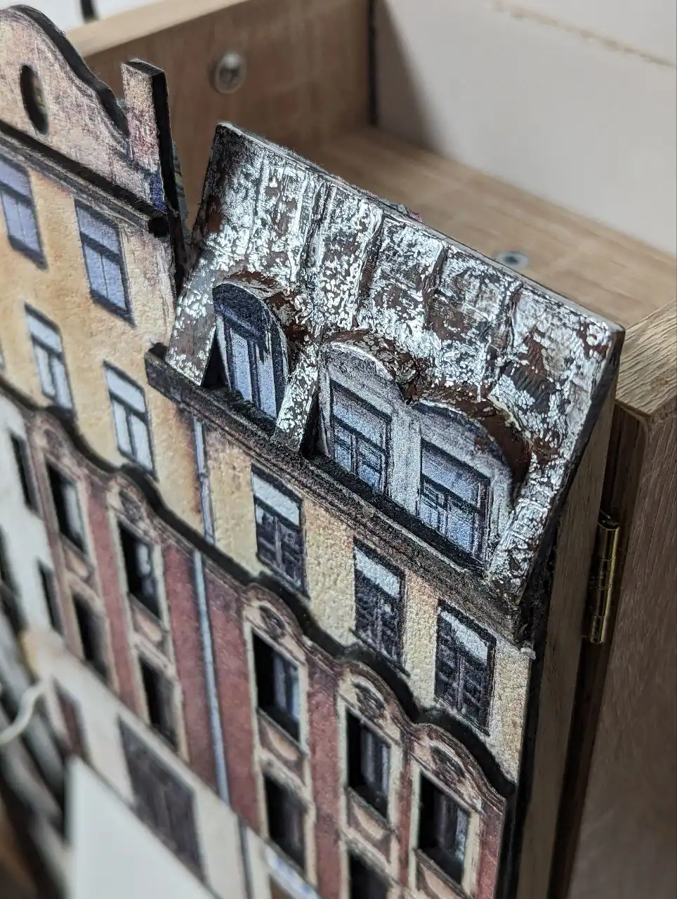 Ключница в виде исторического здания