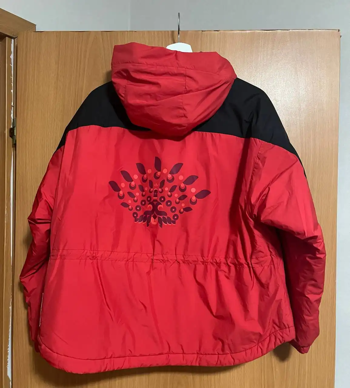 Продам куртку Adidas размер М