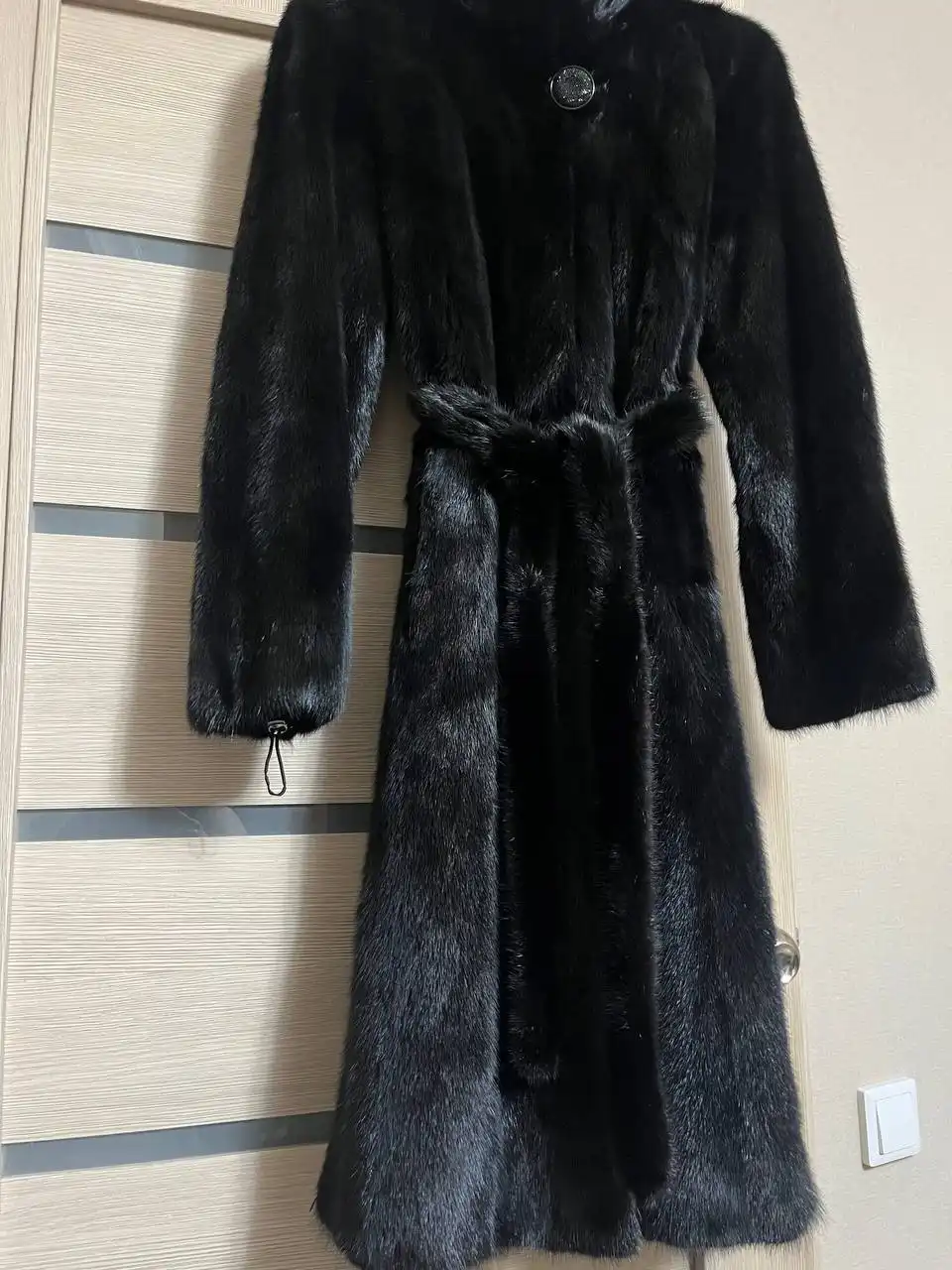 Норковая шуба черная на размер 42-46