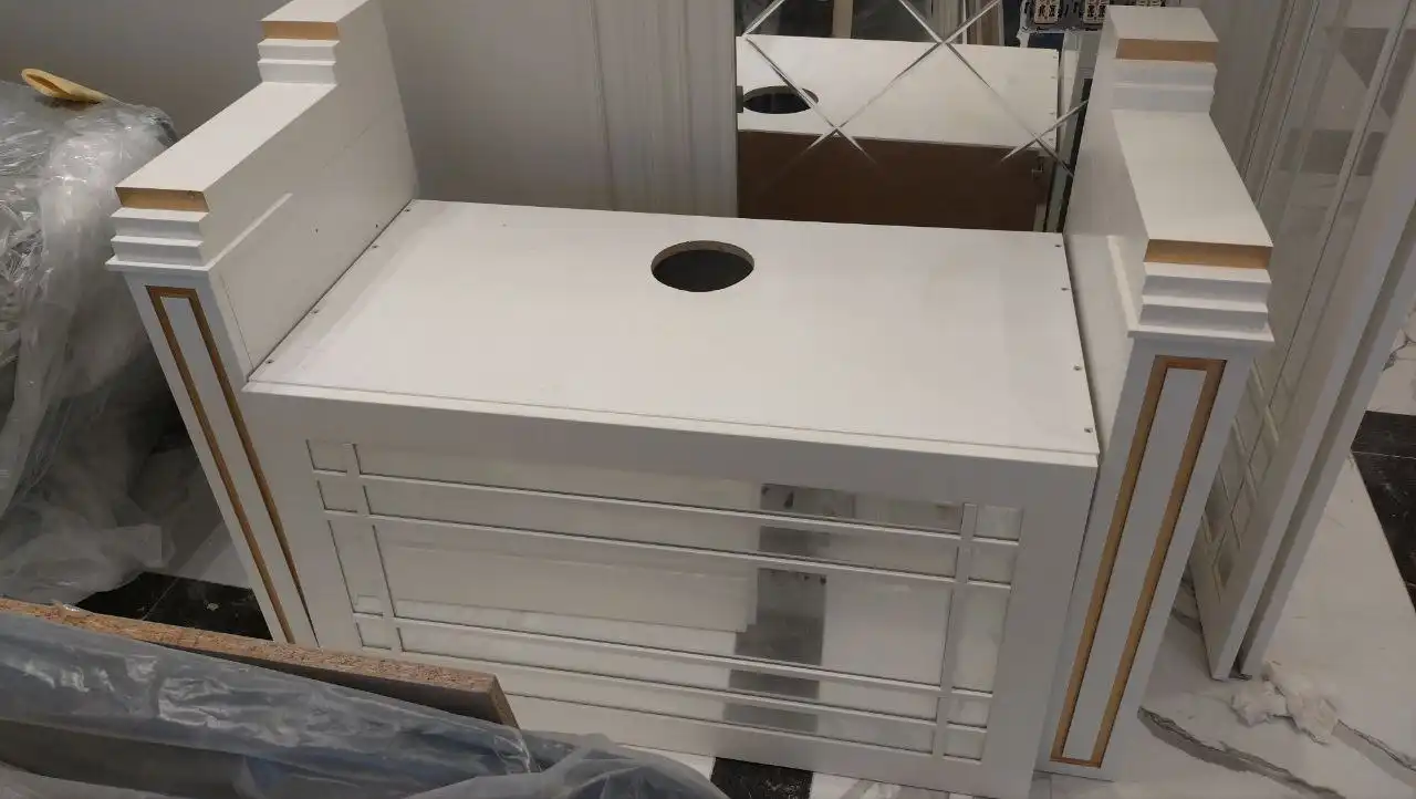 Продам навесной шкаф для кухни под вытяжку