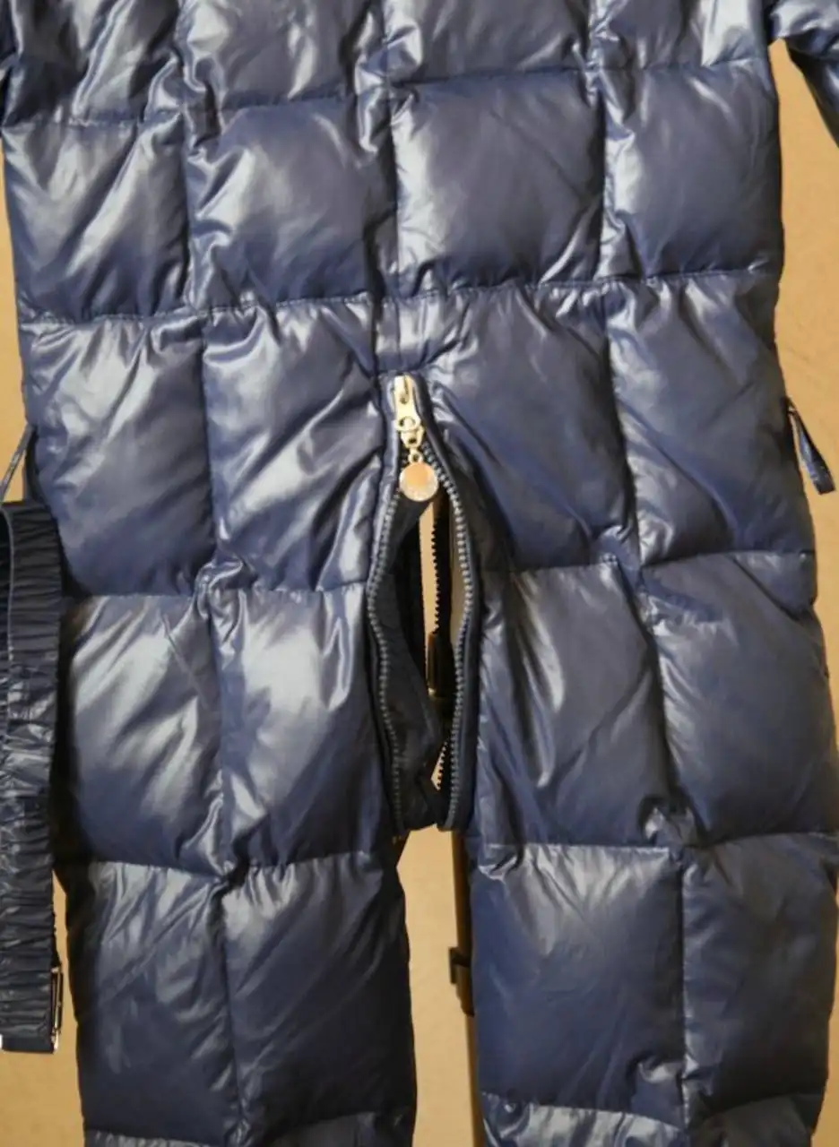 Детский зимний пуховый комбинезон с мехом енота