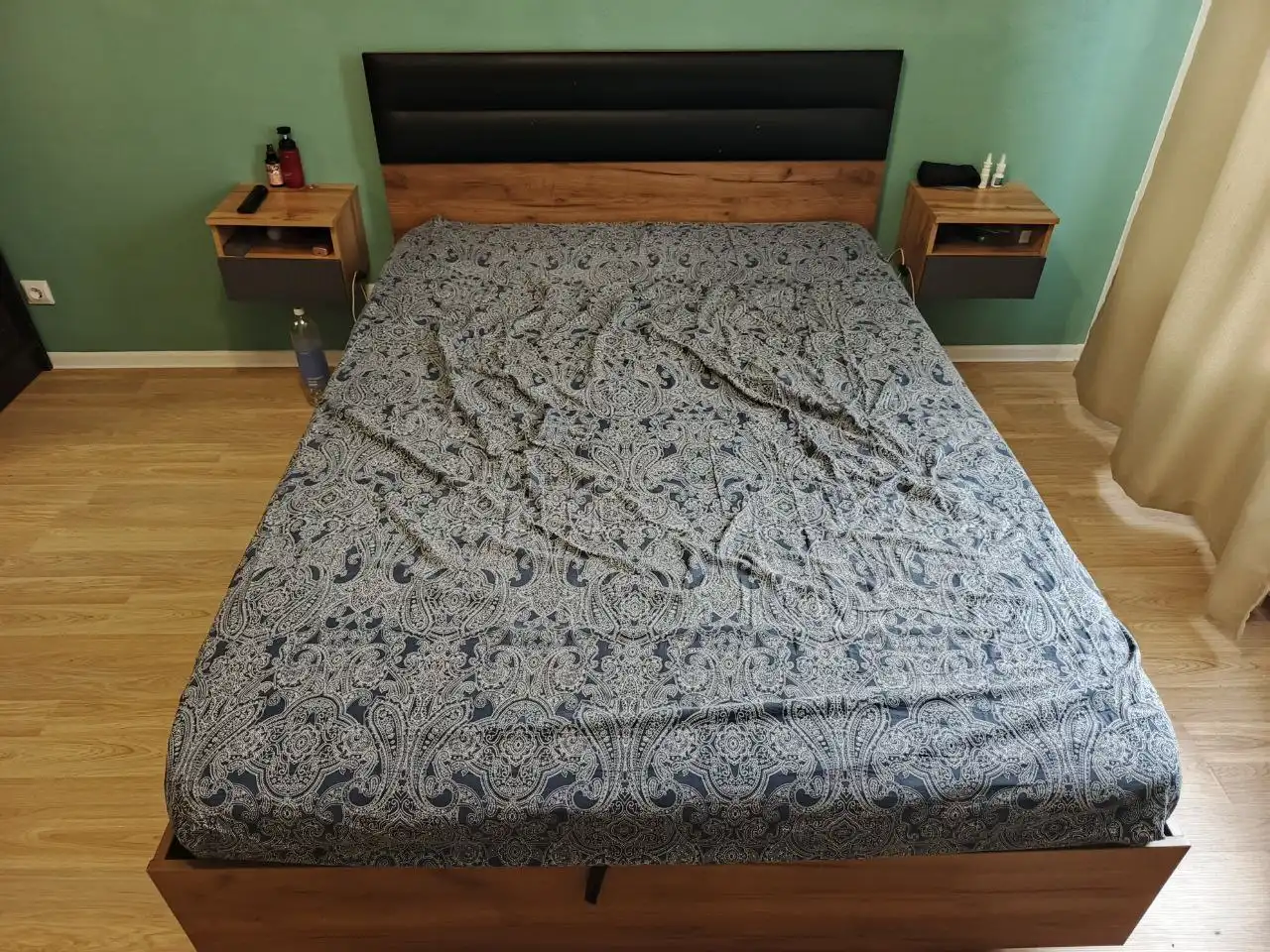 Двуспальная кровать с подъемным механизмом 140x200 см