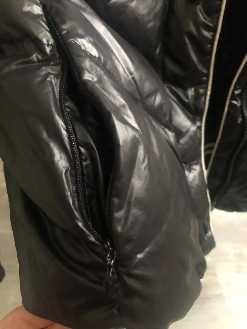 Черный пуховик 100% пух со съемным капюшоном