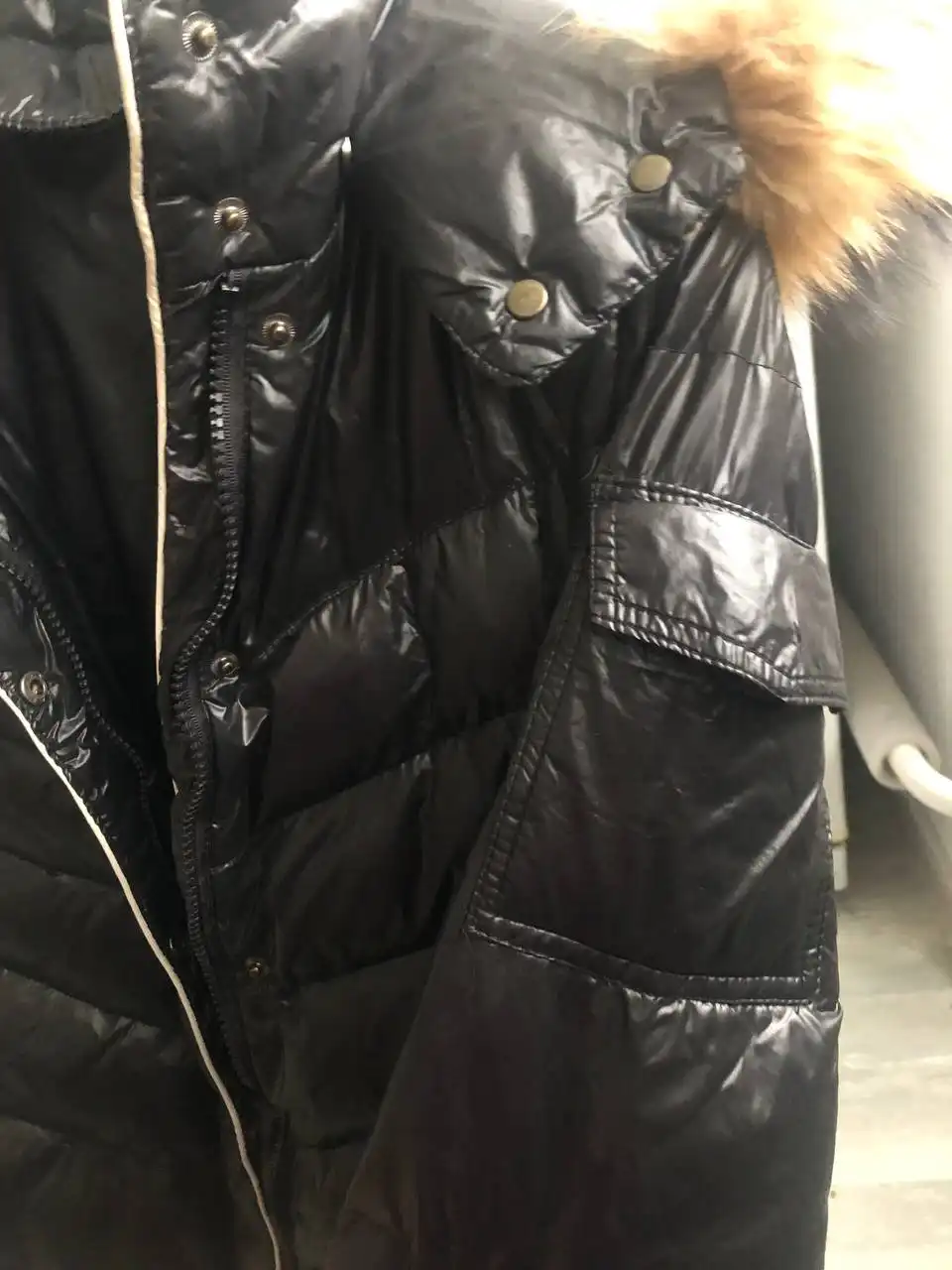 Черный пуховик 100% пух со съемным капюшоном