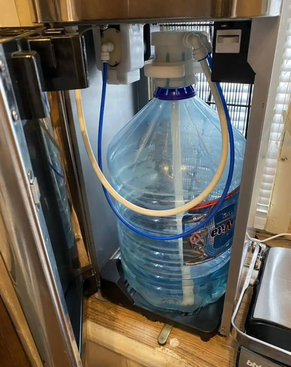 Кулер для воды из нержавеющей стали с подсветкой и регулировкой температуры