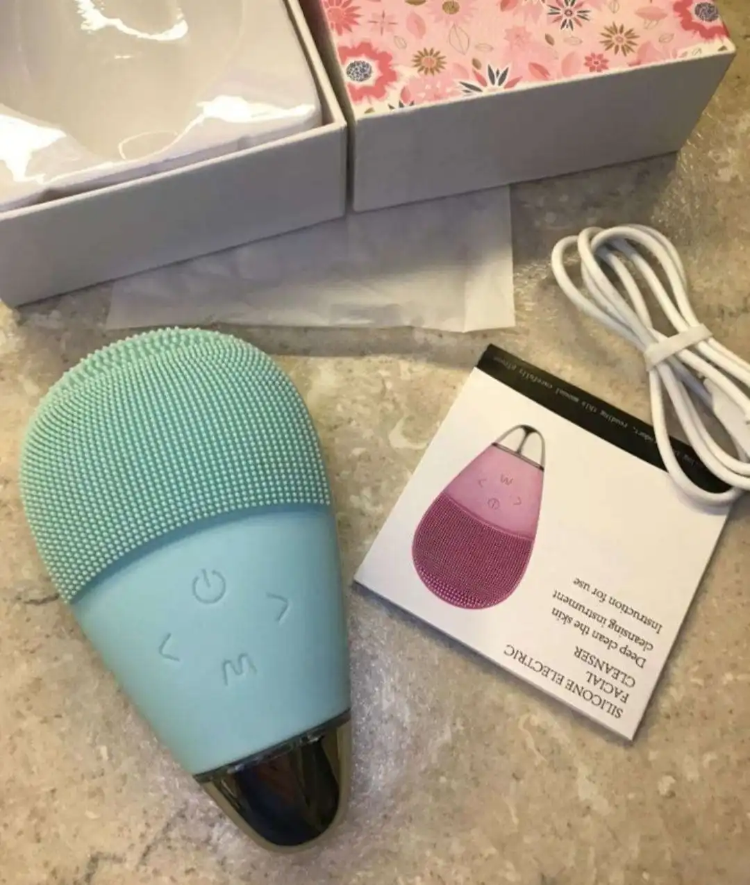 Электрическая щётка для лица