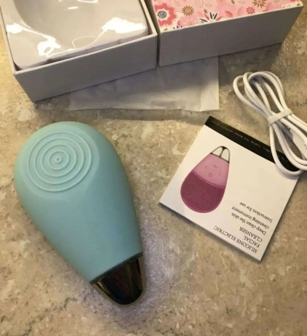 Электрическая щётка для лица