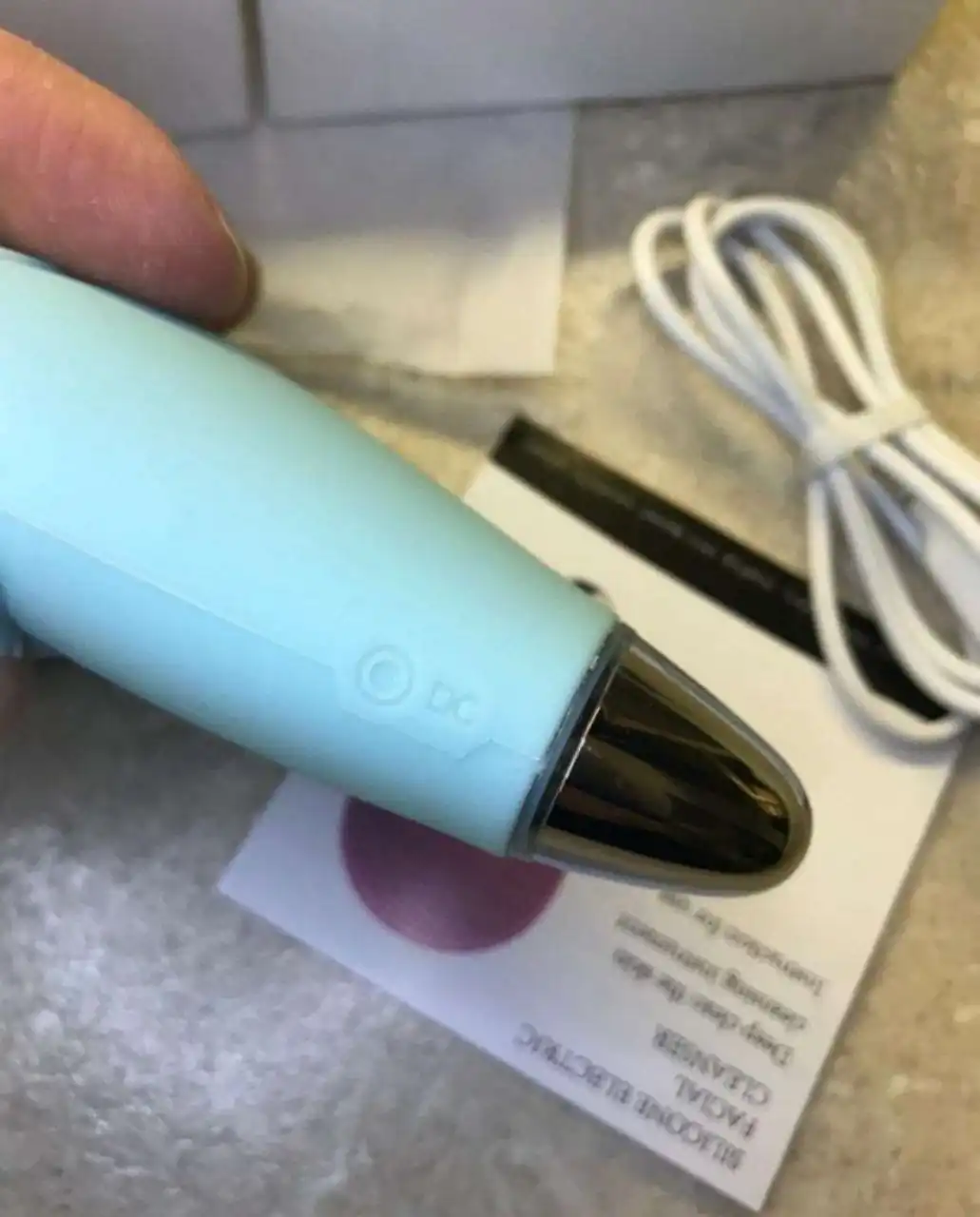 Электрическая щётка для лица