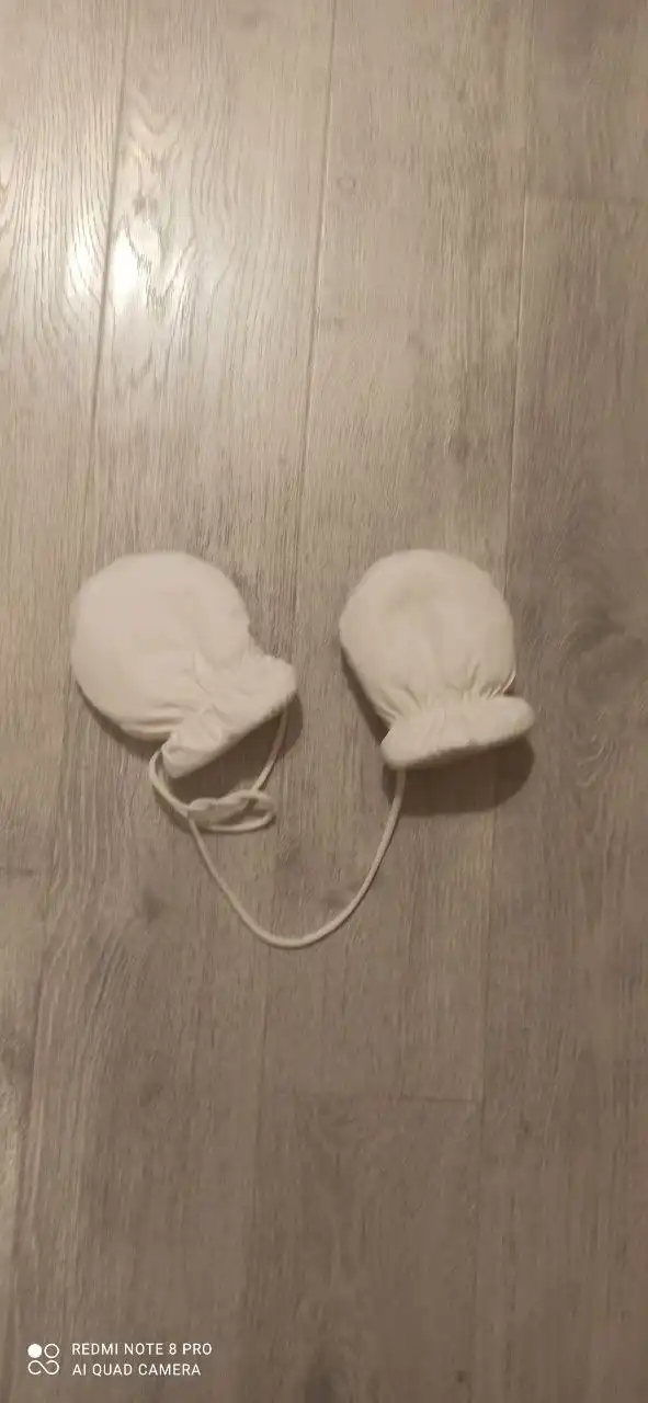 Комплект шапка, комбинезон, варежки детские