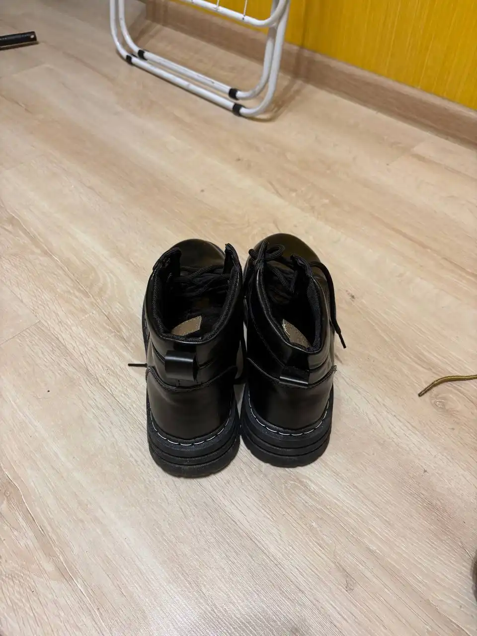 Продажа б/у ботинок 41 и 43 размеров
