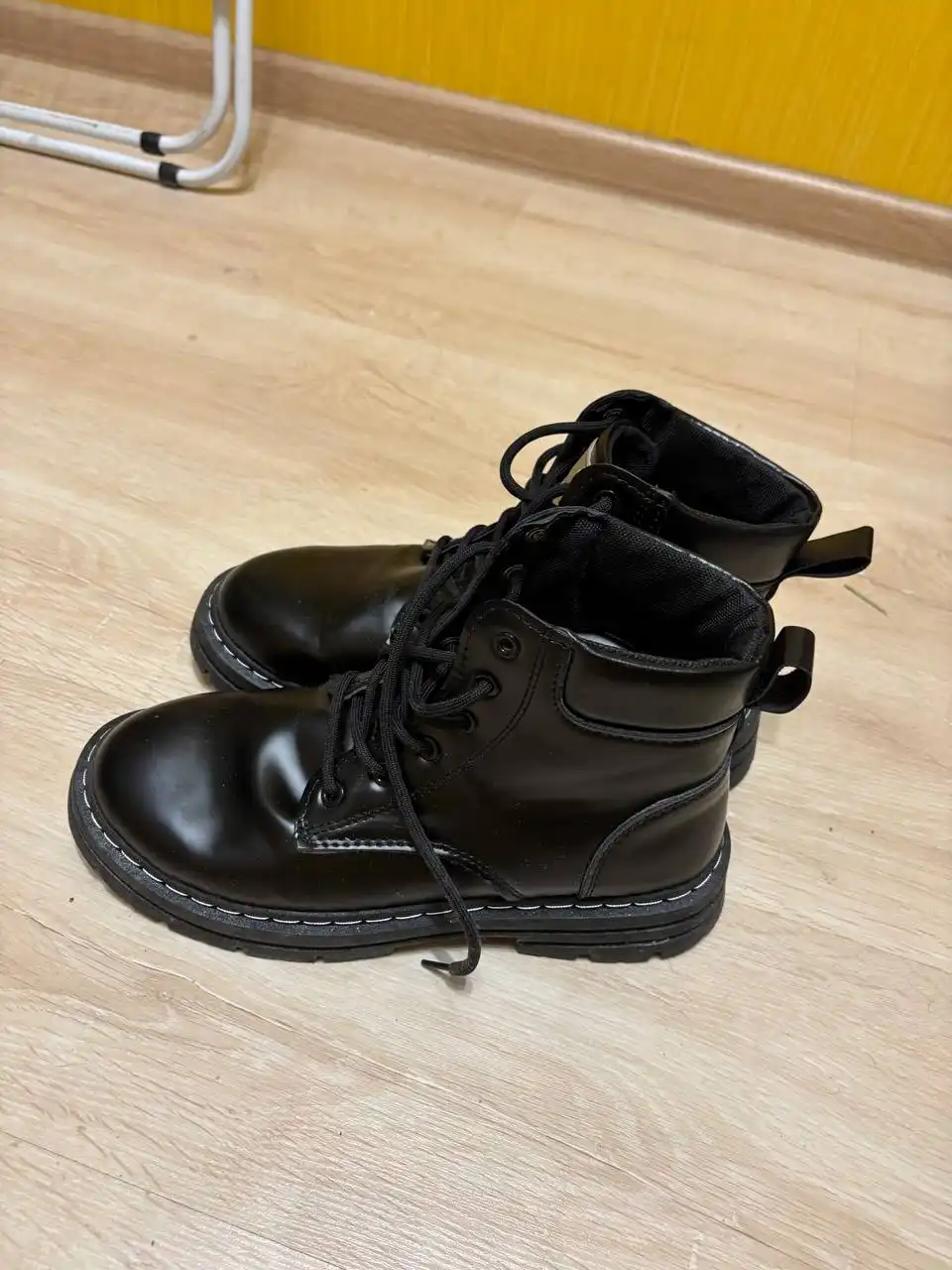 Продажа б/у ботинок 41 и 43 размеров