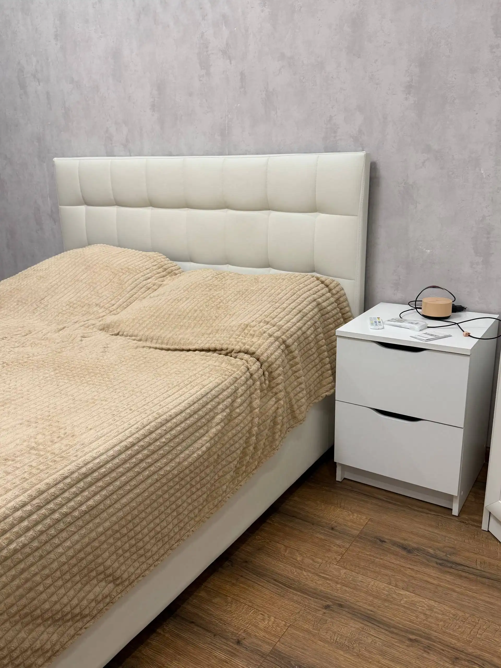 Полный комплект мебели в комнату