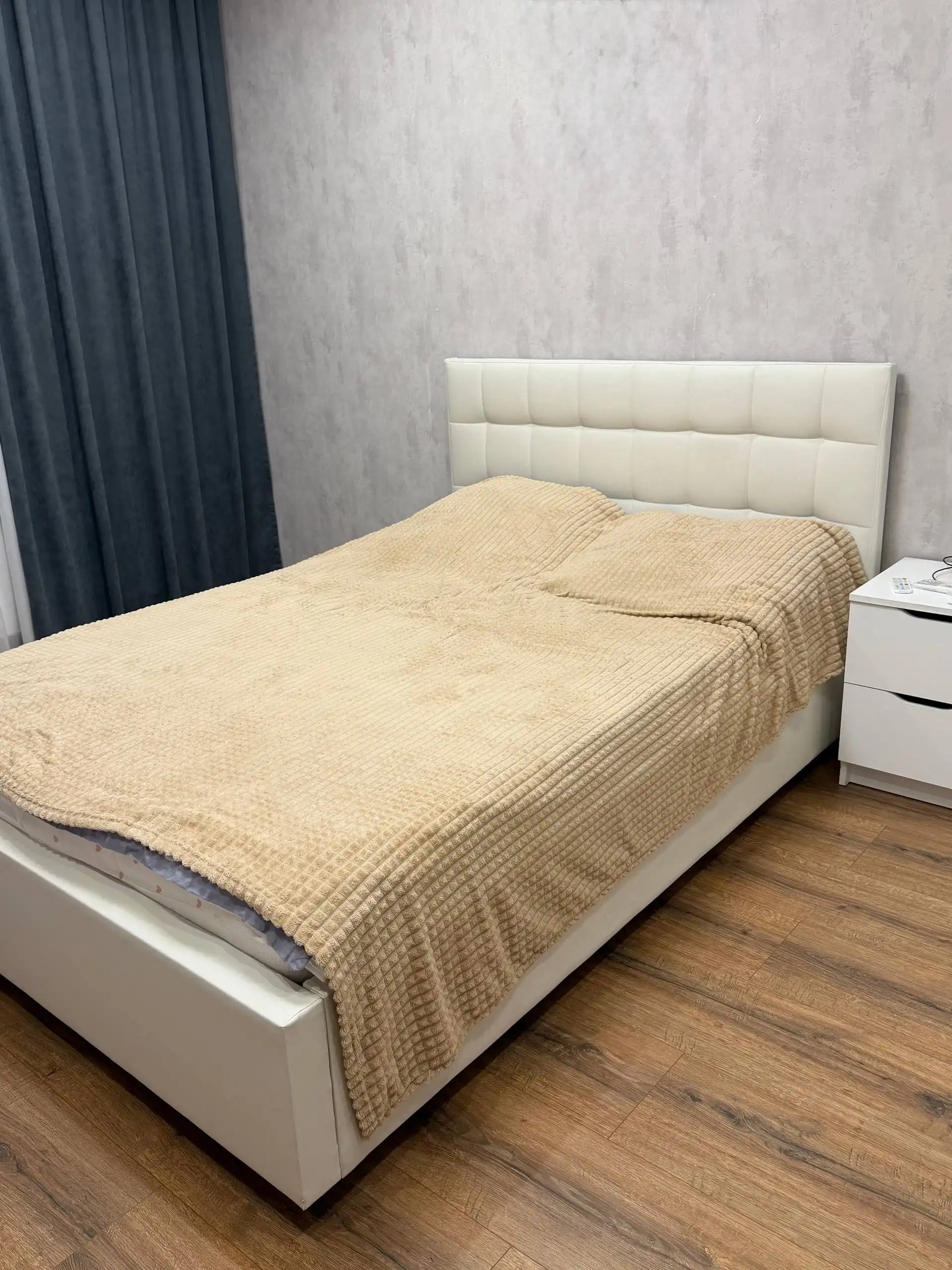 Продам комплект мебели в комнату