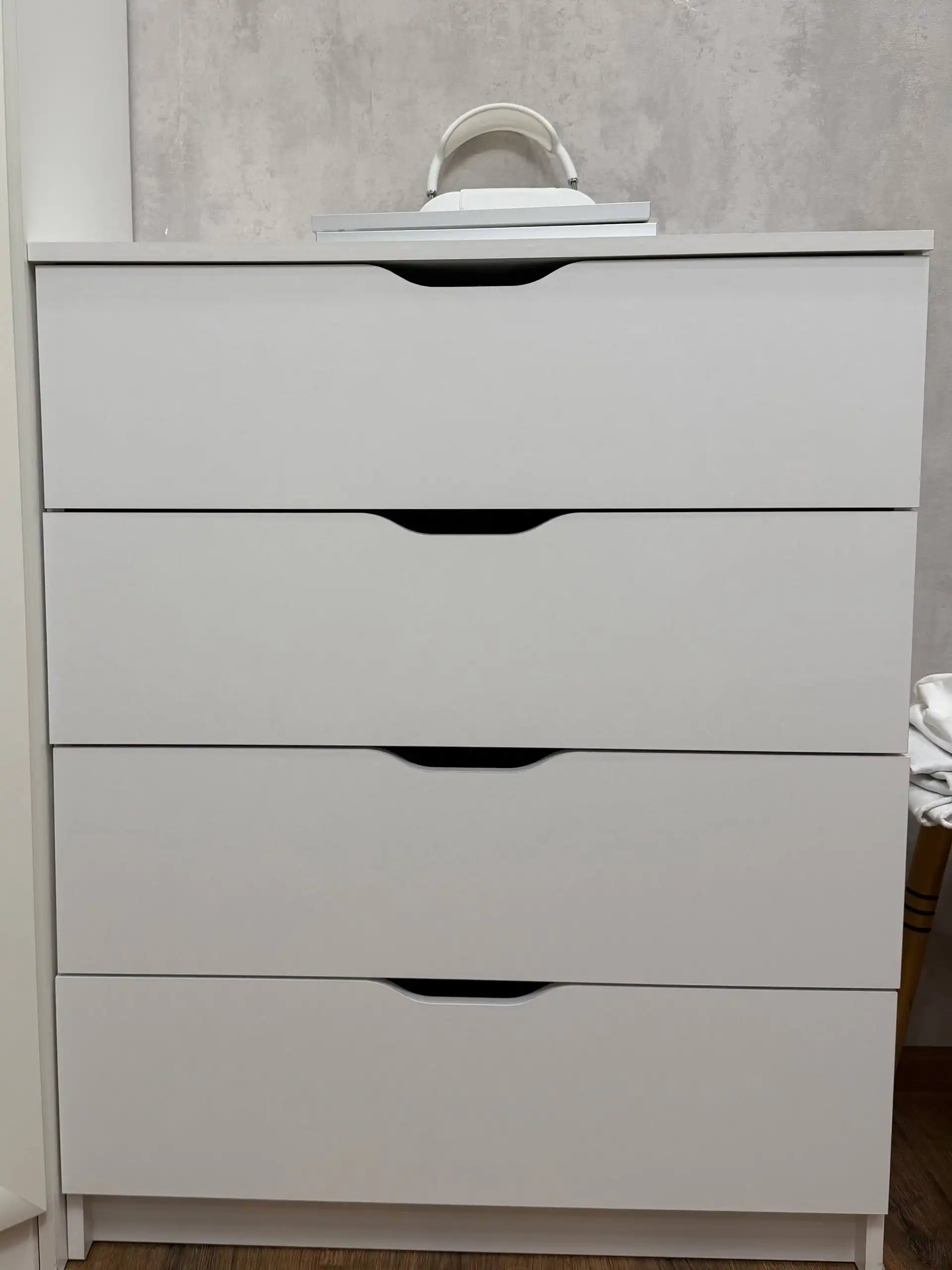 Продам комплект мебели в комнату