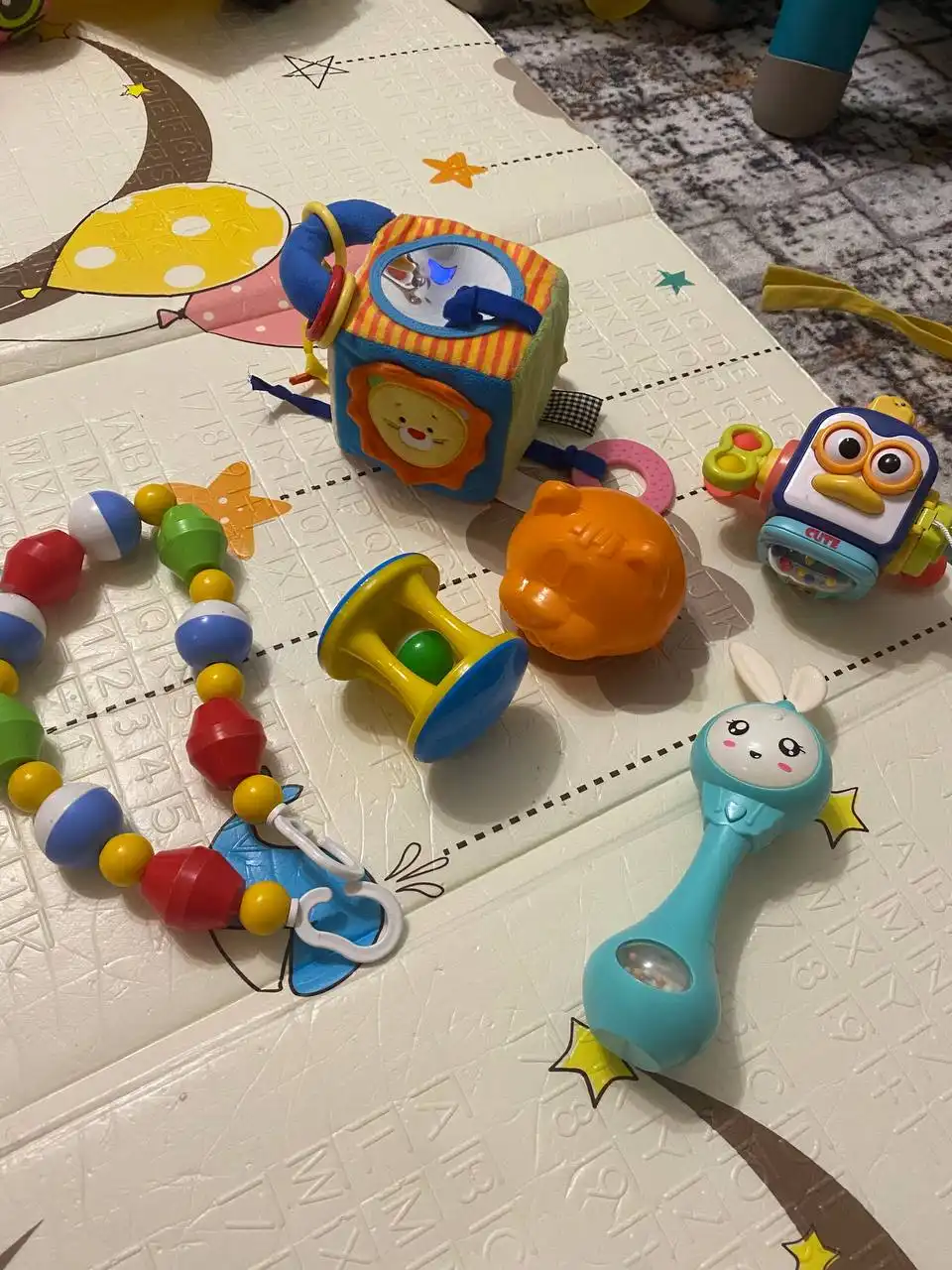 Продам детские игрушки, погремушки б/у