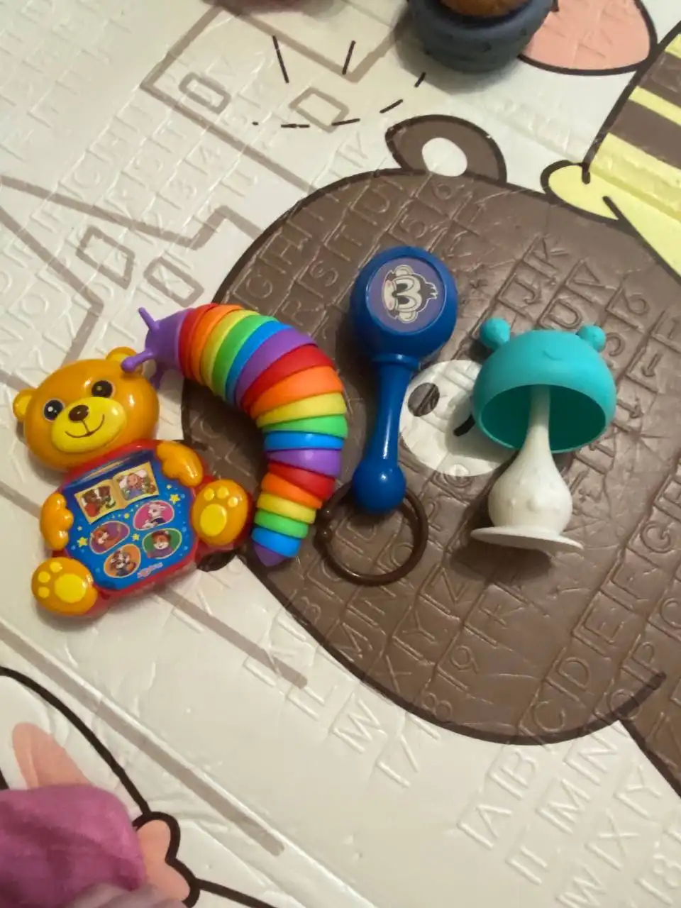 Продам детские игрушки, погремушки б/у