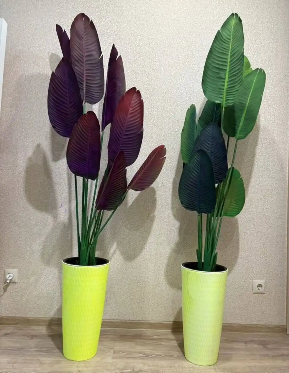 Корзина из лозы и искусственные пальмы - Барахолка в Люберцы