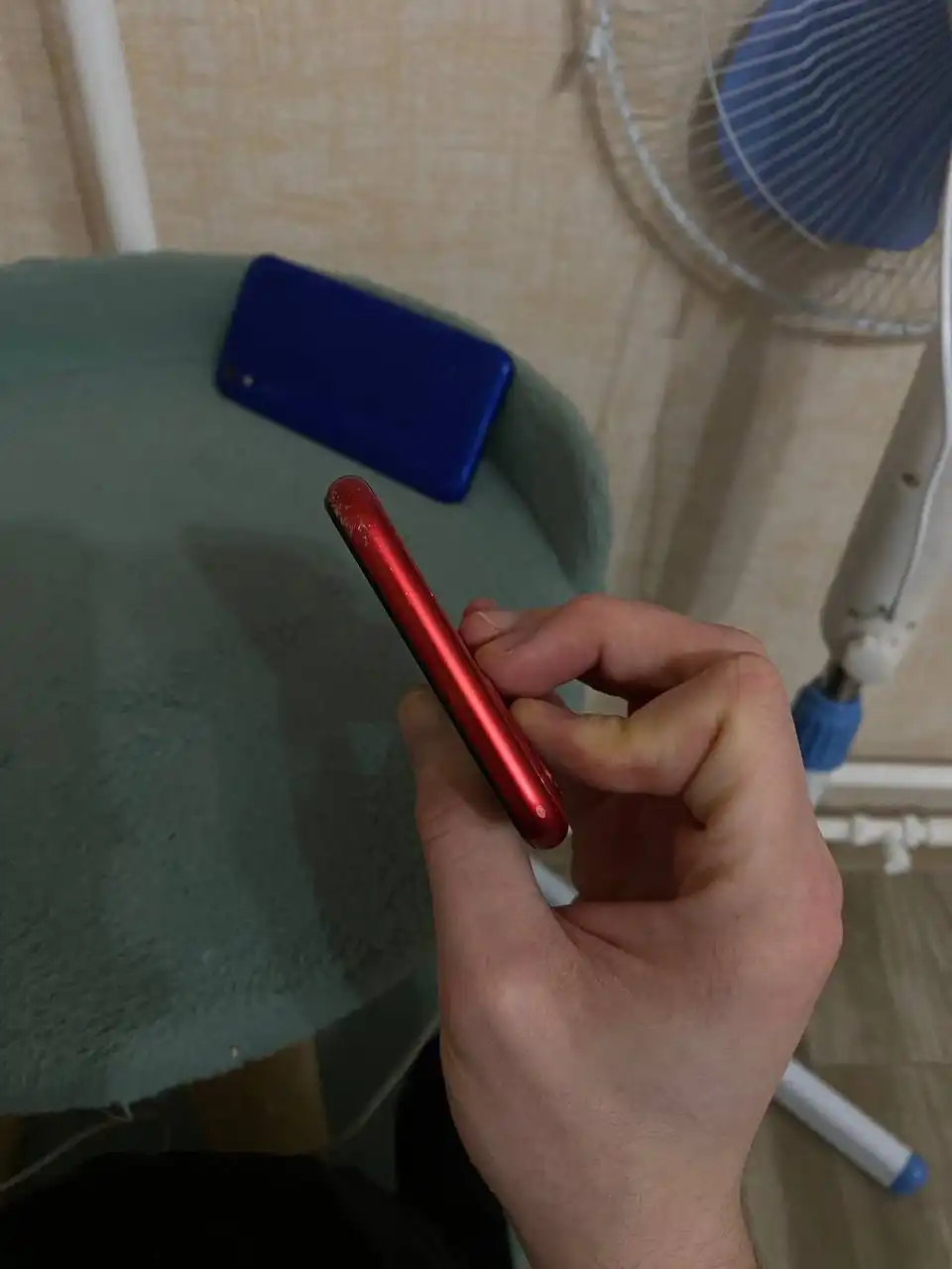 Продажа двух смартфонов iPhone 11 и Honor в нерабочем состоянии - Смартфоны (Электроника) в Люберцы