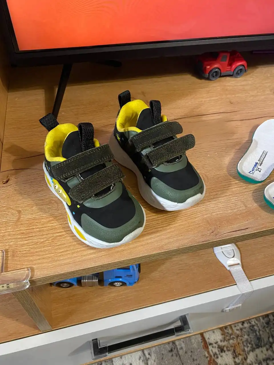 Кроссовки Котофей в отличном состоянии - Детская обувь (Одежда) в Люберцы