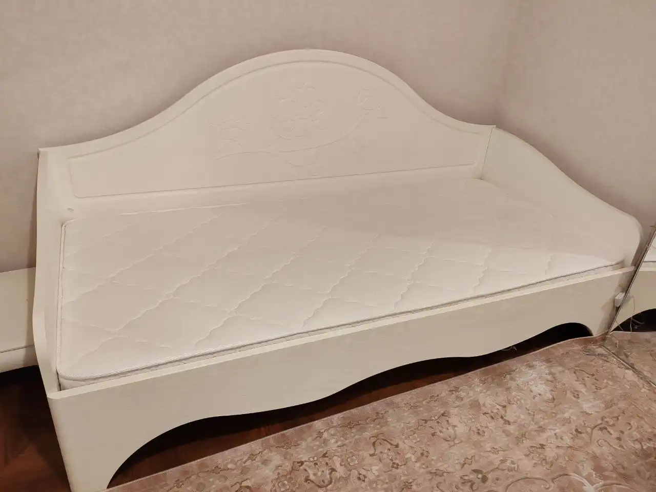 Продам кровать Астория 90x200 и письменный стол - Мебель (Барахолка) в Люберцы