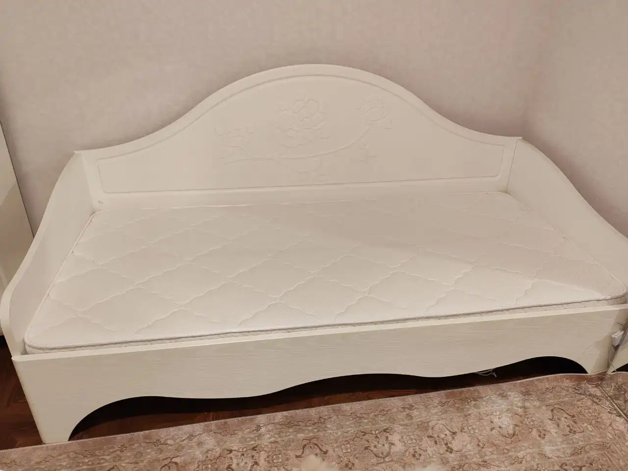 Продам кровать Астория 90x200 и письменный стол - Мебель (Барахолка) в Люберцы