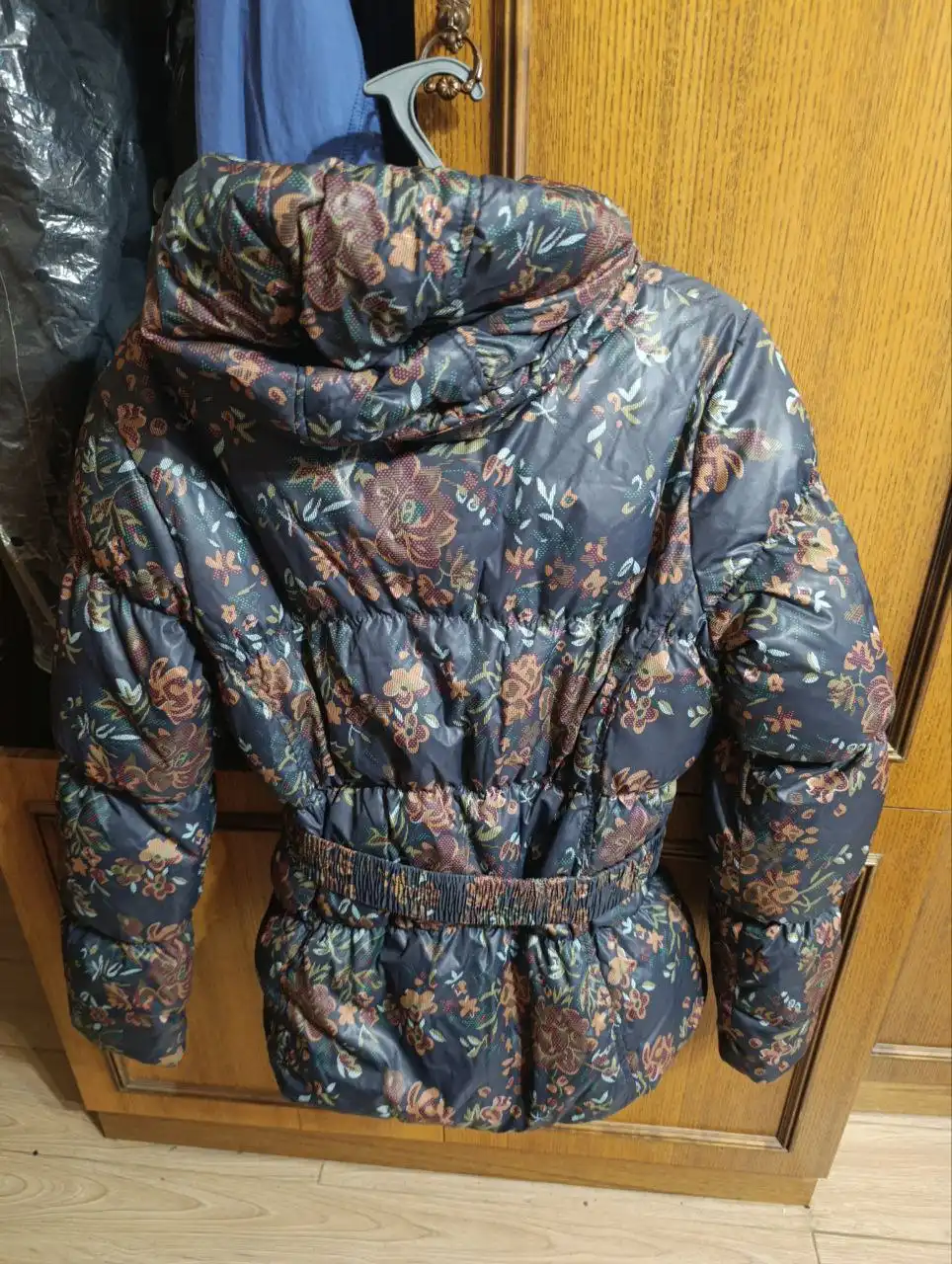 Продам женские пуховики б/у - Верхняя одежда (Одежда) в Люберцы