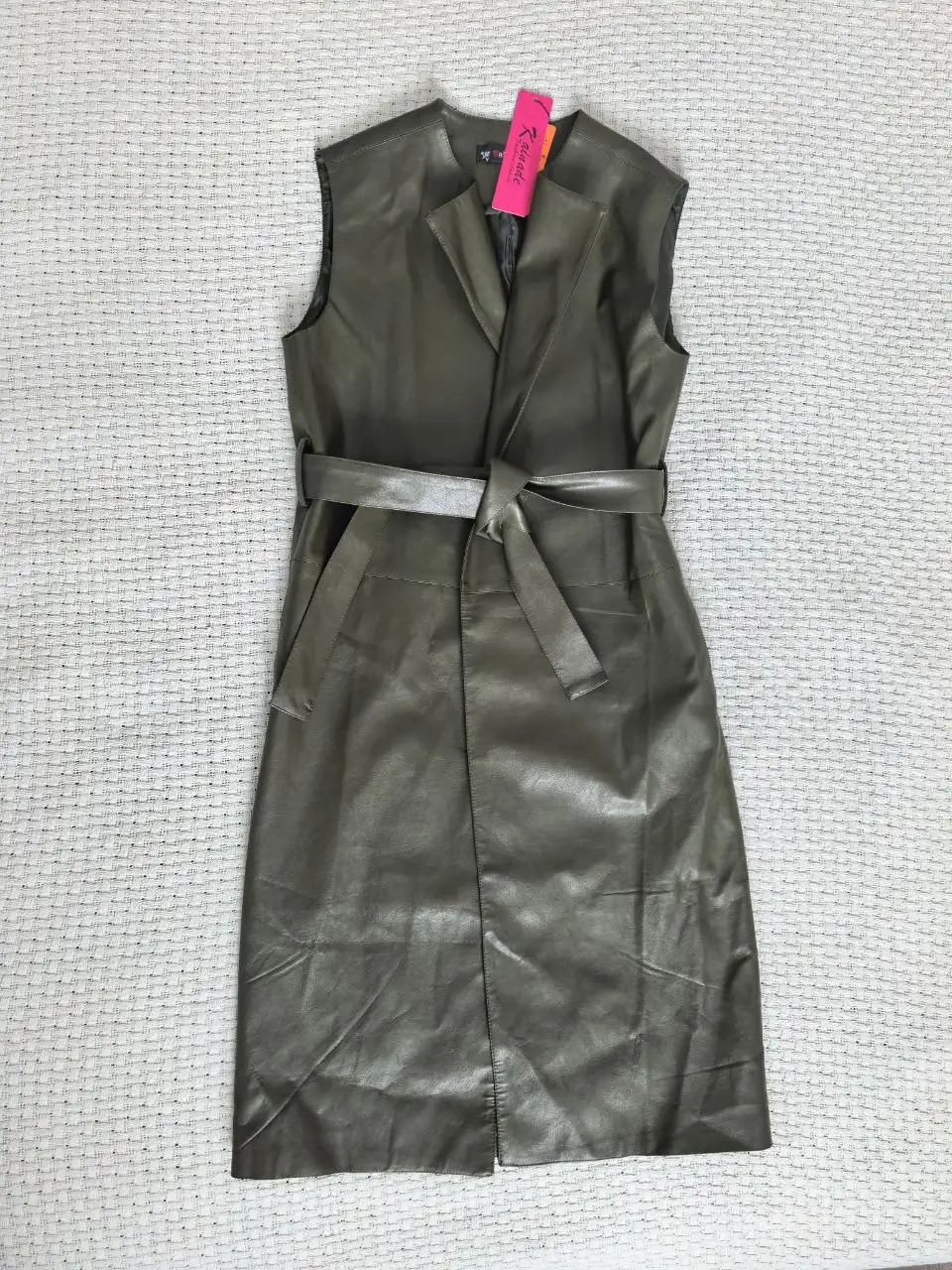 Жилет из премиальной эко-кожи болотного цвета - Верхняя одежда (Одежда) в Люберцы