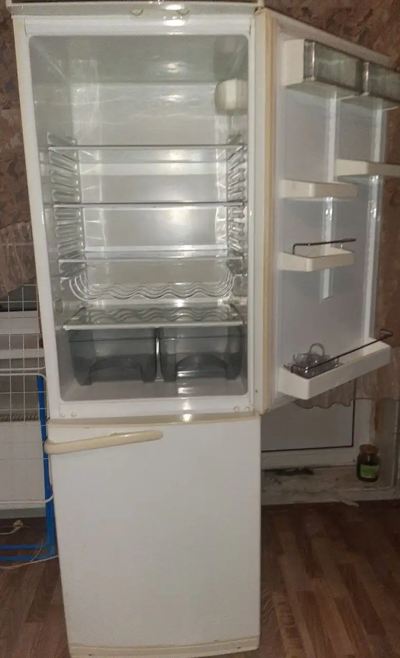 Холодильник Атлант двухкамерный - Барахолка в Люберцы