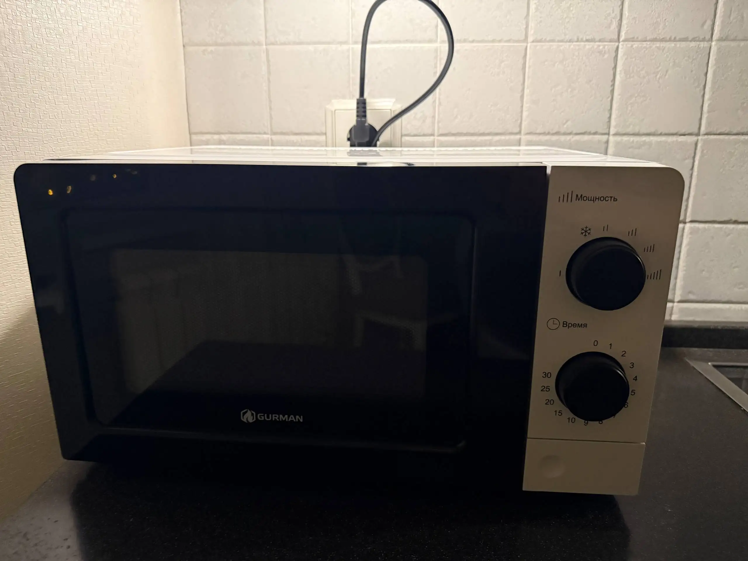 Продам микроволновую печь GURMAN - Бытовая техника (Электроника) в Люберцы