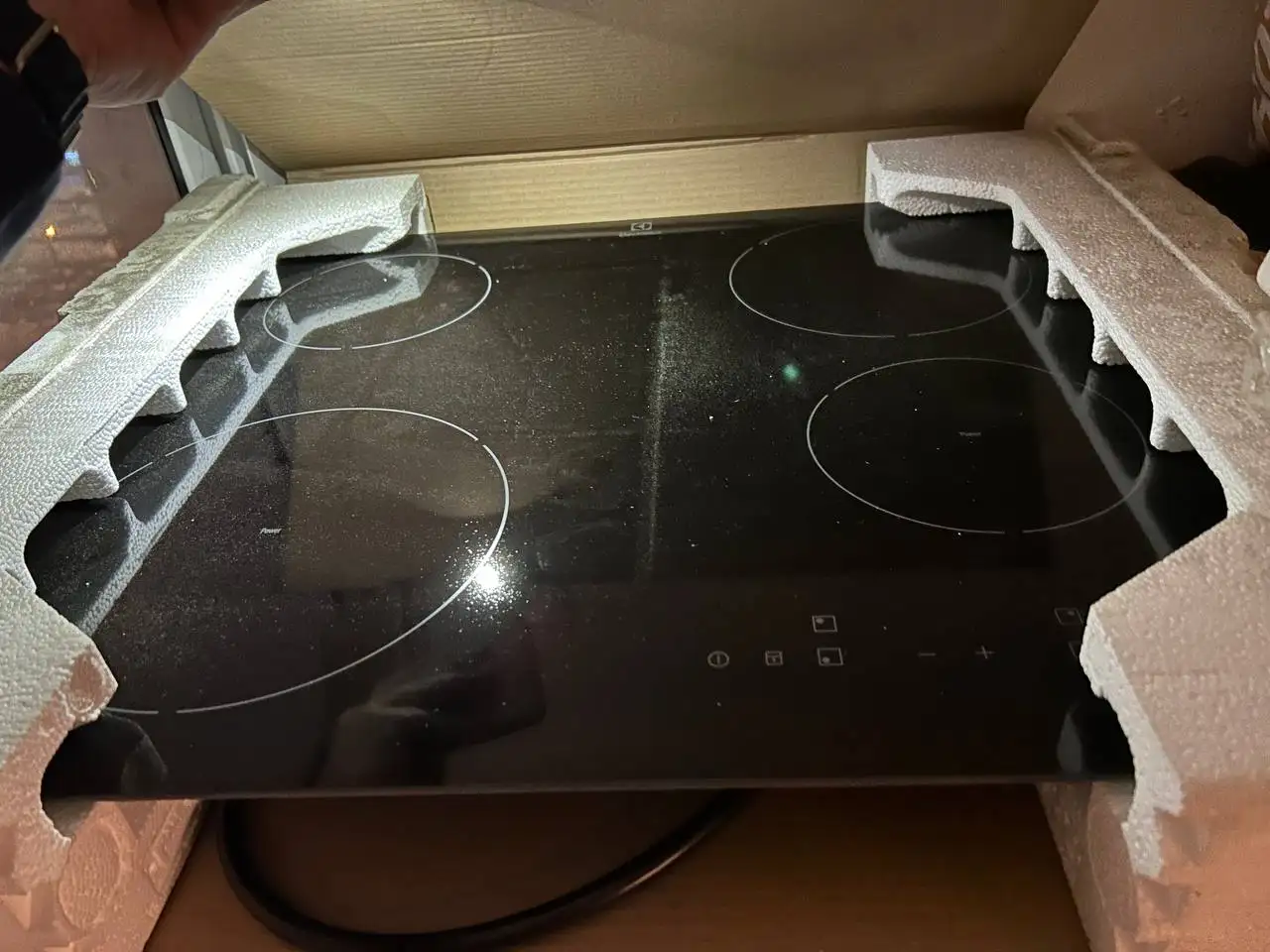 Индукционная варочная поверхность Electrolux - Кухонная техника (Барахолка) в Люберцы