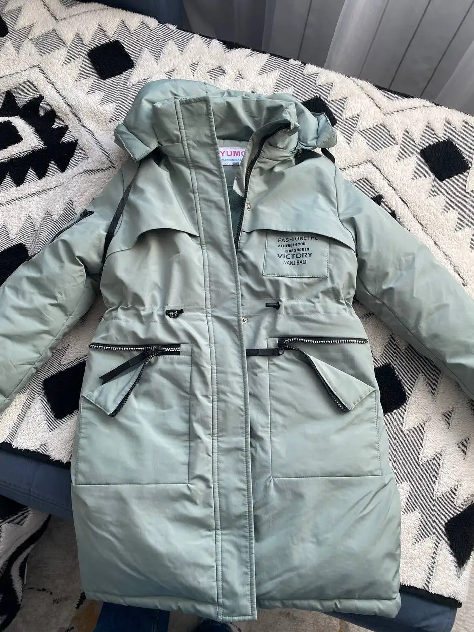 Зимняя куртка на девочку, размер 146 - Детская одежда (Барахолка) в Люберцы