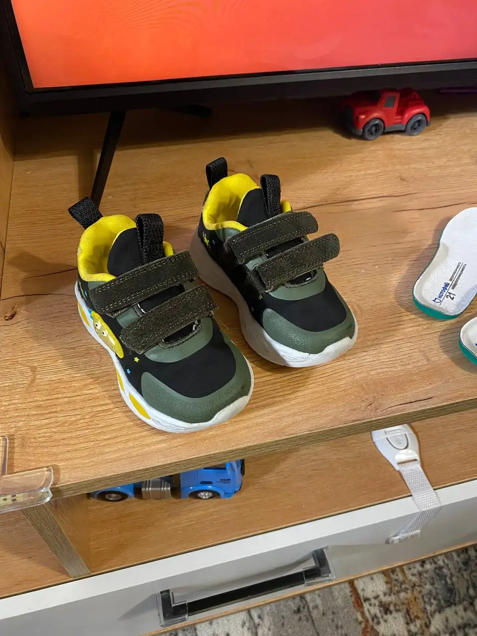 Кроссовки Котофей размер 21 светящиеся - Обувь (Товары для детей) в Люберцы