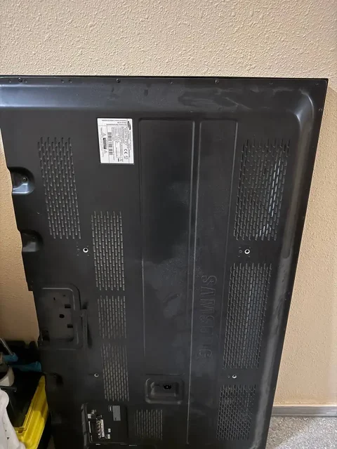 Плазменный телевизор 55 дюймов с поврежденным экраном - Сетевое оборудование в Люберцы