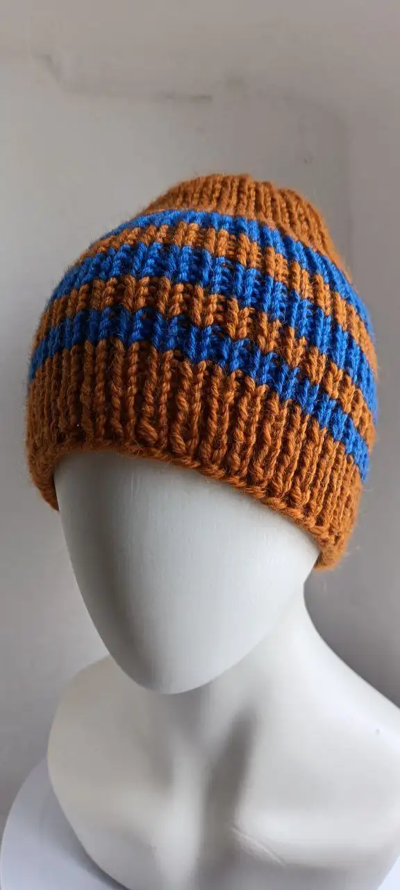 Шапочка ручной работы из полушерсти - Головные уборы (Одежда) в Люберцы