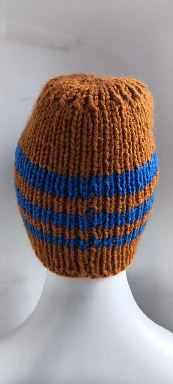 Шапочка ручной работы из полушерсти - Головные уборы (Одежда) в Люберцы