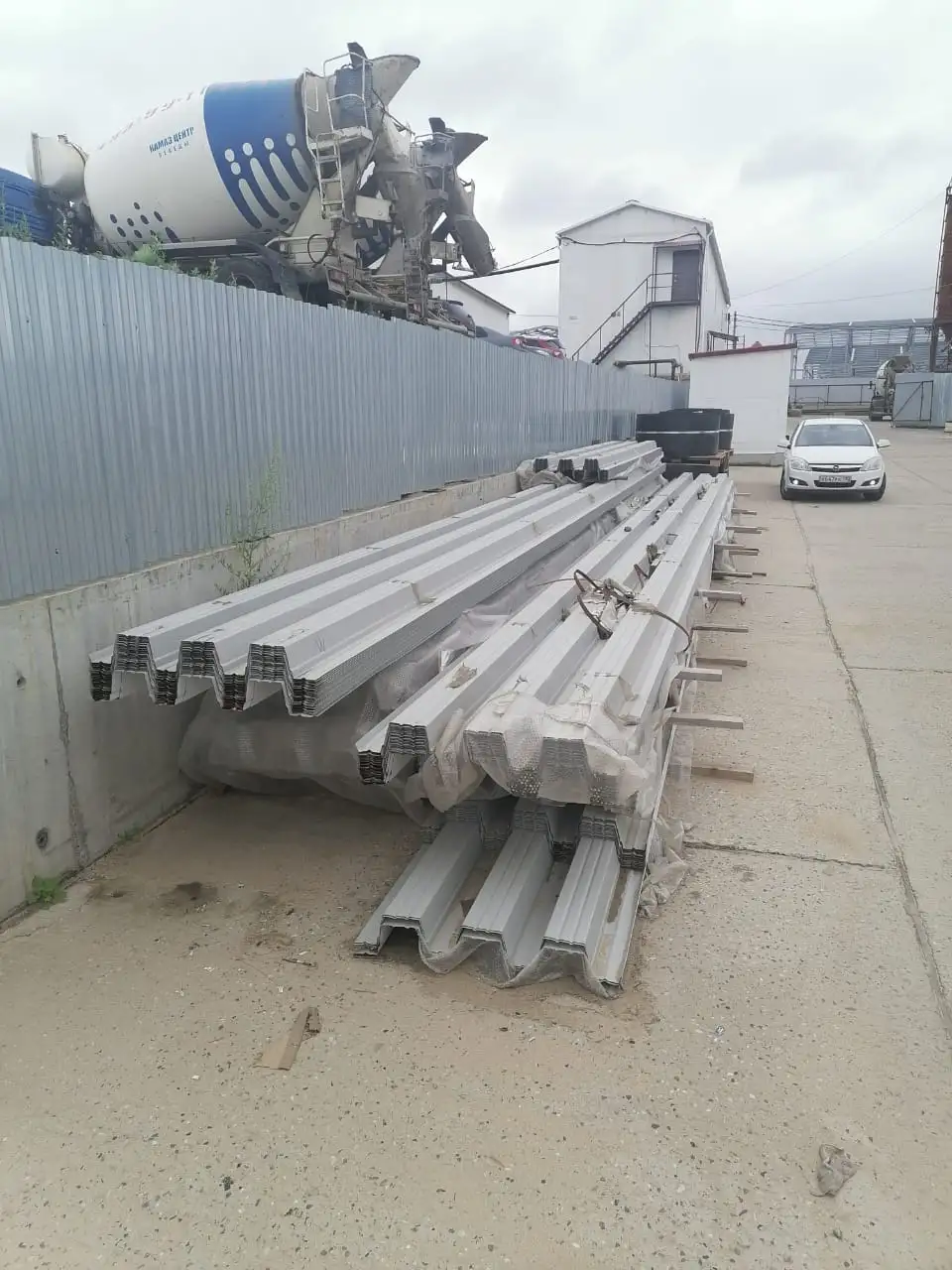 Продам профилированный лист Н-114 новый - Строительные материалы (Барахолка) в Люберцы