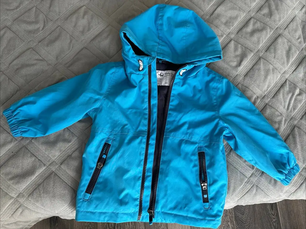 Продам весеннюю куртку в отличном состоянии - Верхняя одежда (Одежда) в Люберцы