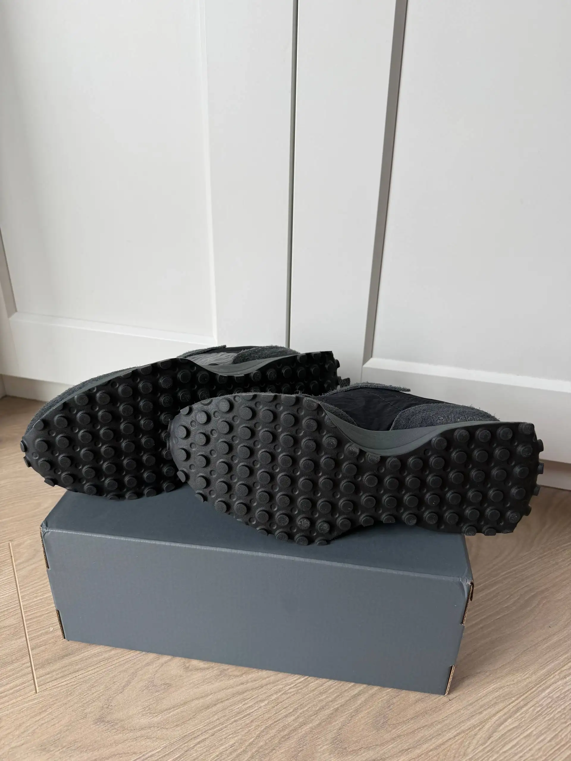 Продам новые кроссовки New Balance 327 размер 43 - Обувь (Одежда) в Люберцы