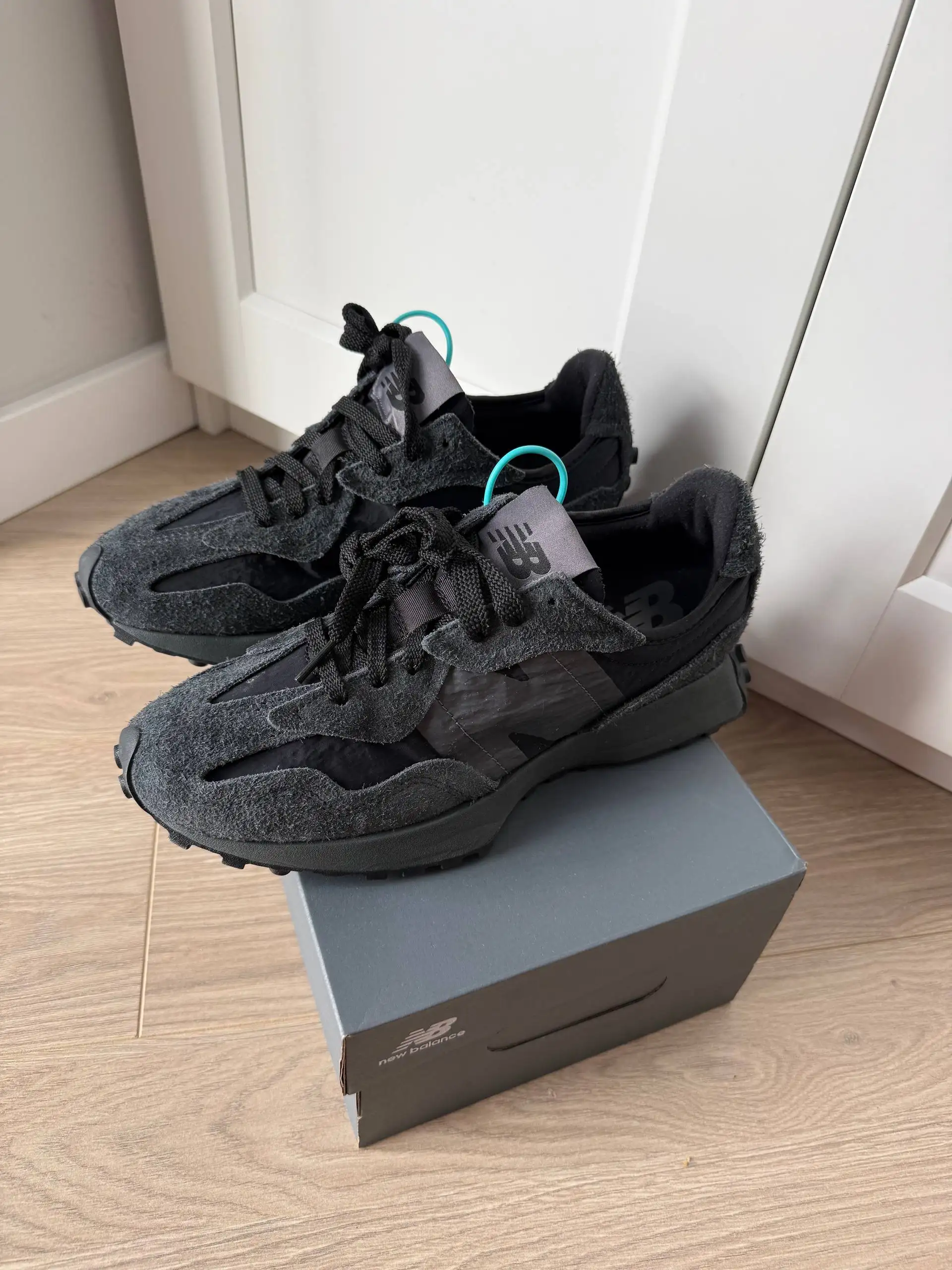 Продам новые кроссовки New Balance 327 размер 43 - Обувь (Одежда) в Люберцы