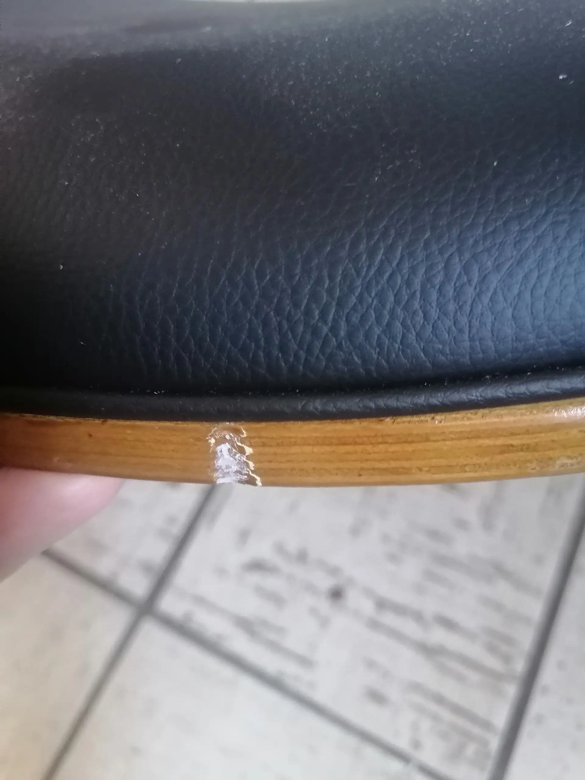 Стул новый с дефектом - Барахолка в Люберцы