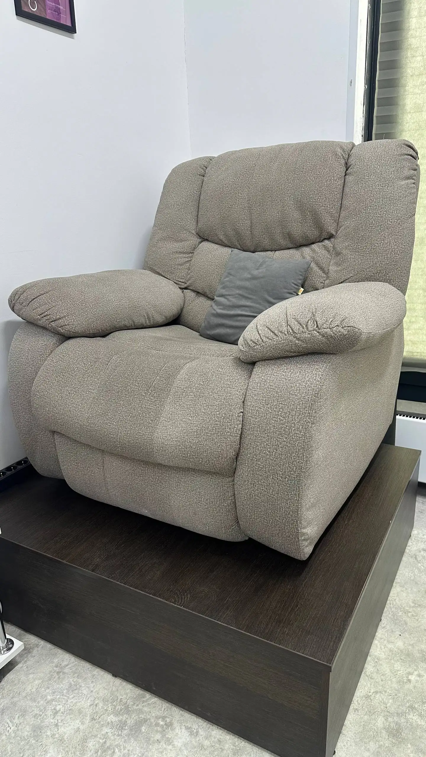 Педикюрное кресло и стол для маникюра - Оборудование для салонов (Красота и здоровье) в Люберцы