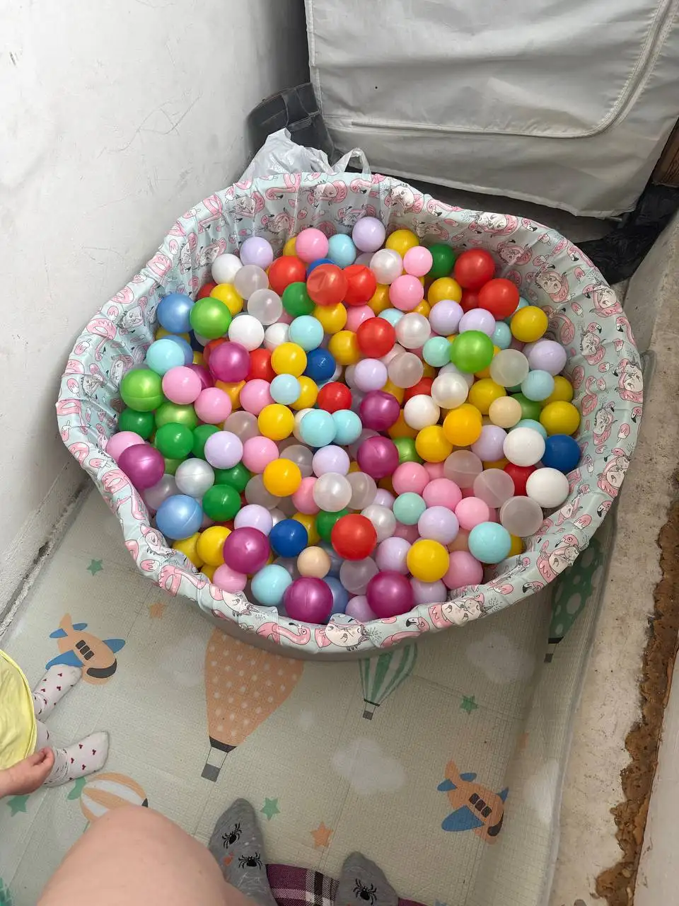 Сухой бассейн с шарами - Игрушки и игровые комплексы (Товары для детей) в Люберцы