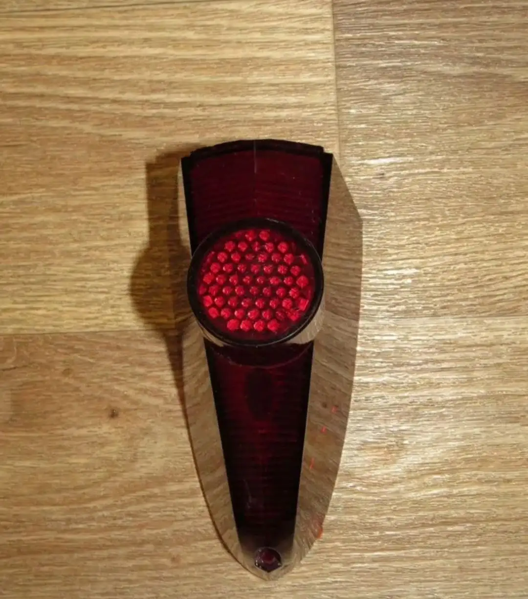 Стекло заднего фонаря Волга ГАЗ-21 - Запчасти (Авто) в Москва