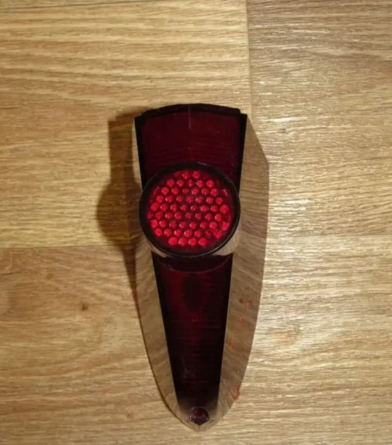 Стекло заднего фонаря Волга ГАЗ-21 - Легковой автомобиль в Москва